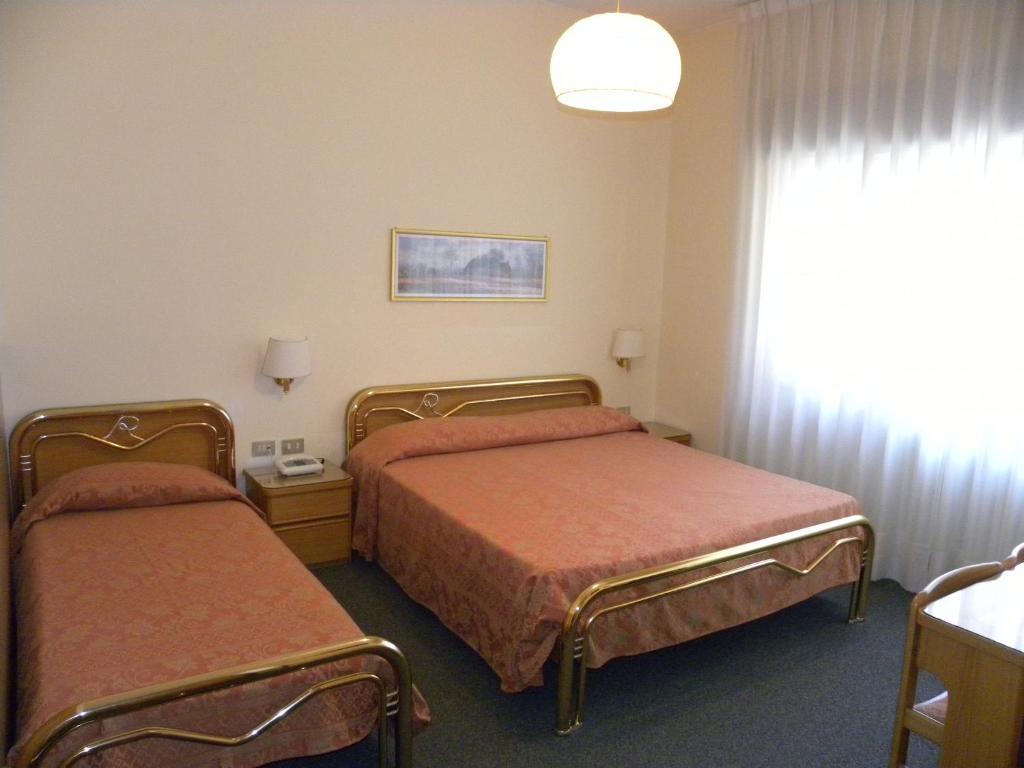 Hotel Rosengarten Pavia Værelse billede
